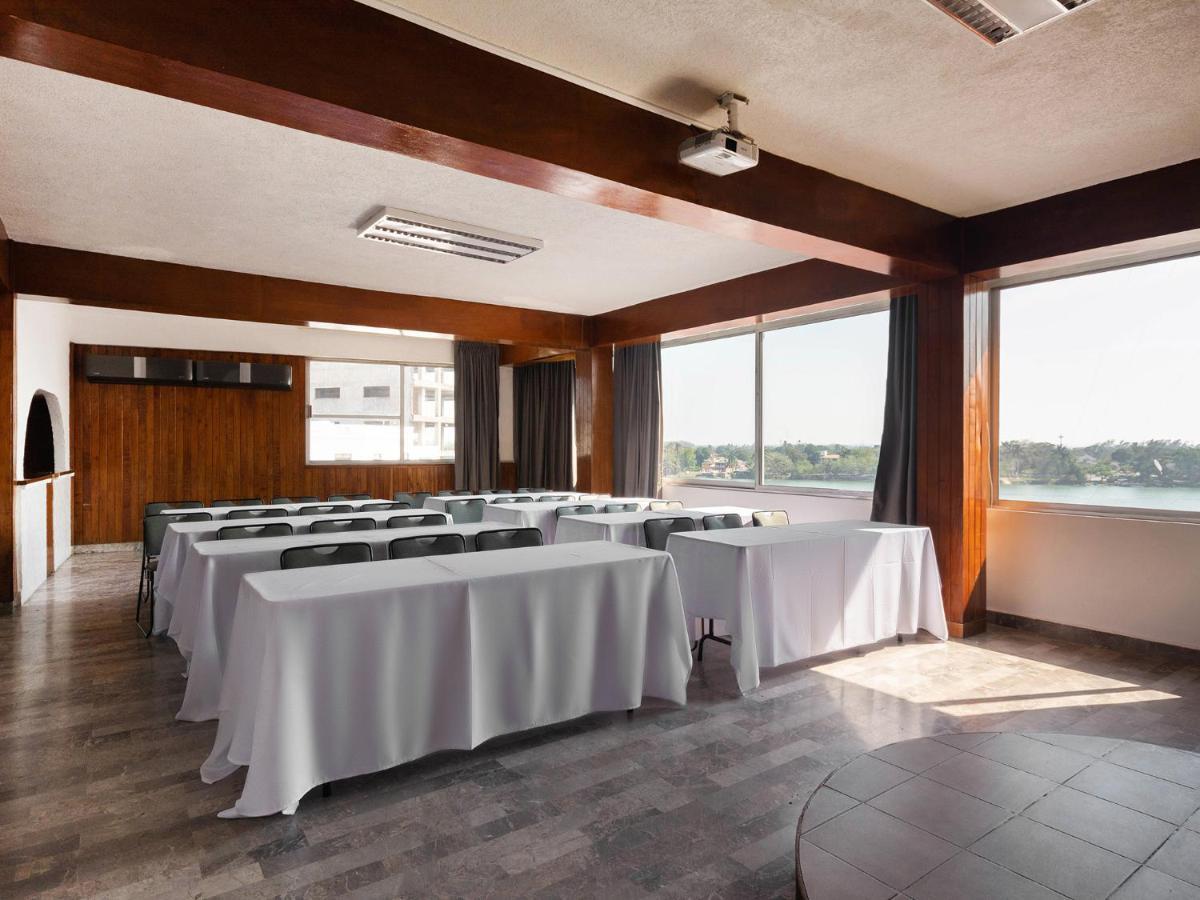 Capital O Florida Tuxpan, Veracruz Tuxpan  Екстериор снимка