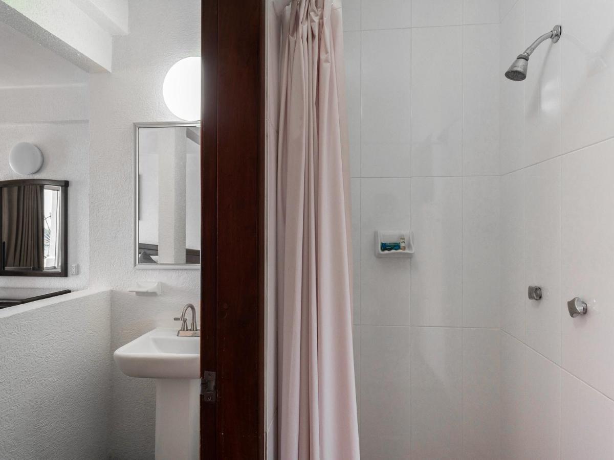 Capital O Florida Tuxpan, Veracruz Tuxpan  Екстериор снимка
