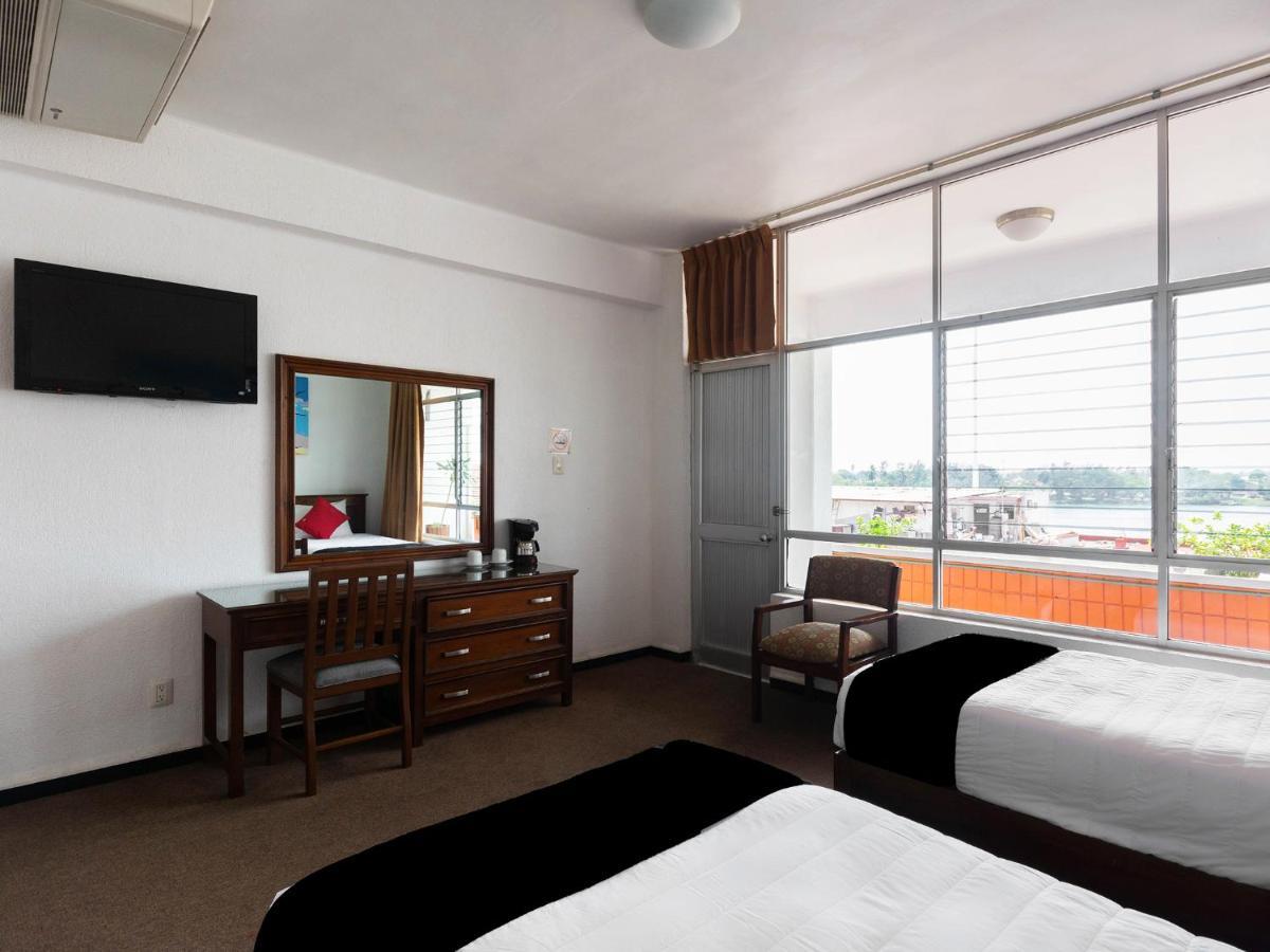Capital O Florida Tuxpan, Veracruz Tuxpan  Екстериор снимка